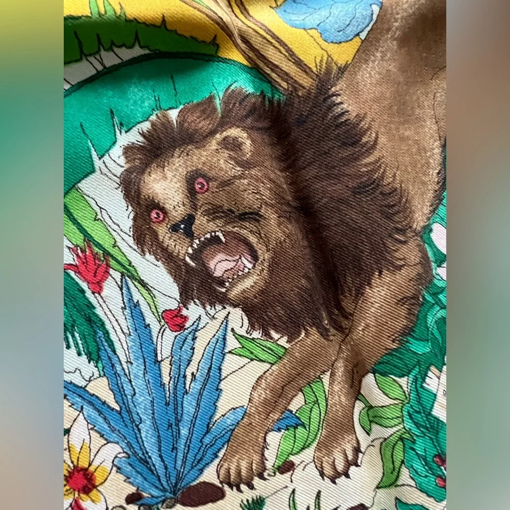 Gucci Safari Jungle Silk Scarf with - Giraffe. Leopard, Zebra, Lion, Panther - Picture 7 of 16